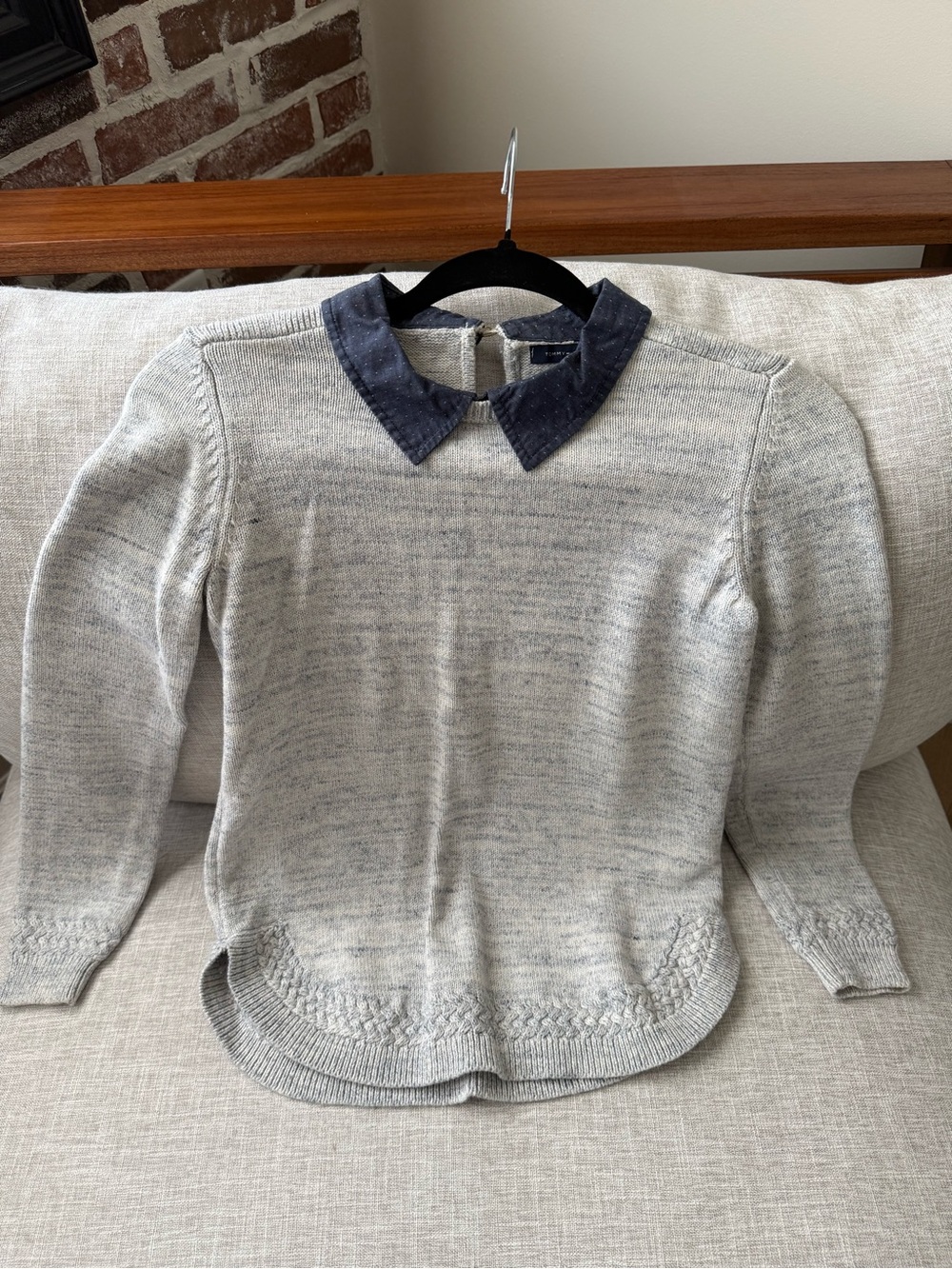 Tommy Hilfiger Women’s Heather Gray Sweater with Contrasting Navy Collar